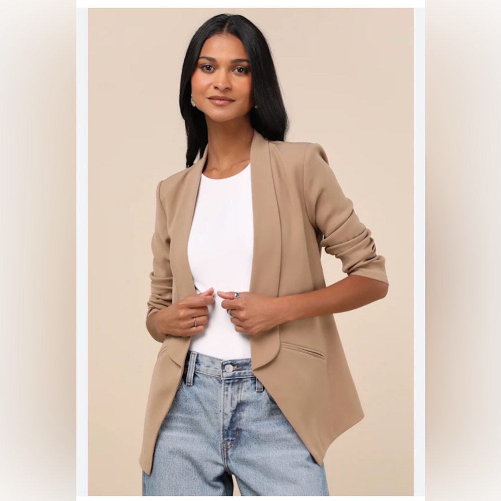 Lulu’s Miss Punctuality Beige Lightweight Blazer Sz Small Officewear Career